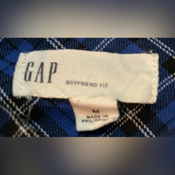Gap women’s size medium plaid shirt - Picture 4 of 5